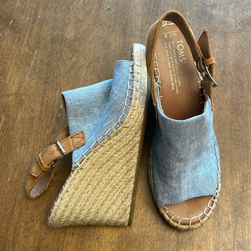 🌸TOMS wedge 4” heels with adjustable ankle straps
